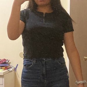 HALFED ZIPPED CROP TOP